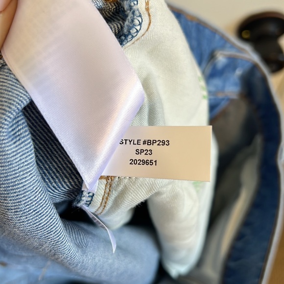 NWT J Crew mid rise slouchy straight medium wash jeans size 29 aka 8 - Picture 8 of 10